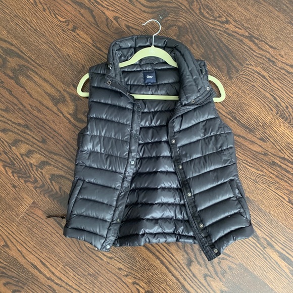 Gap Puffer Vest - Picture 1 of 2